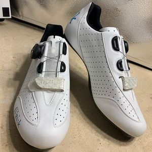 NWT fizik women’s cycling/ racing/ spinning shoes 🚵‍♀️